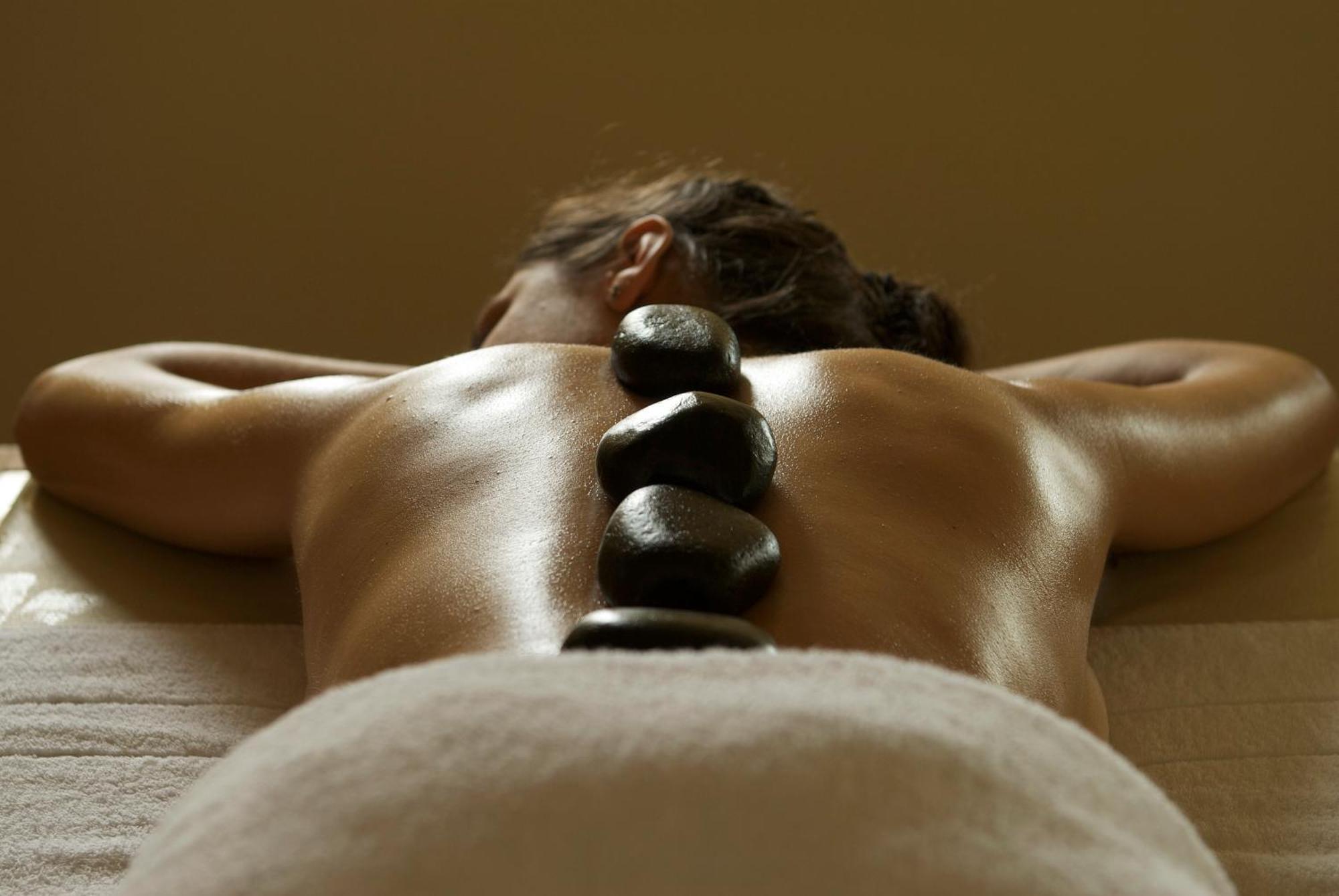 Wyndham Puerto Varas Pettra ภายนอก รูปภาพ Hot stone massage