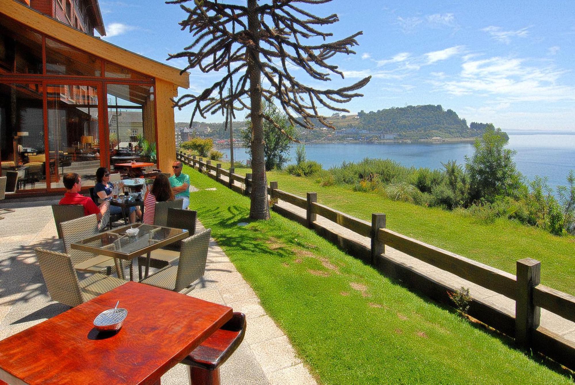 Wyndham Puerto Varas Pettra ภายนอก รูปภาพ View of the hotel