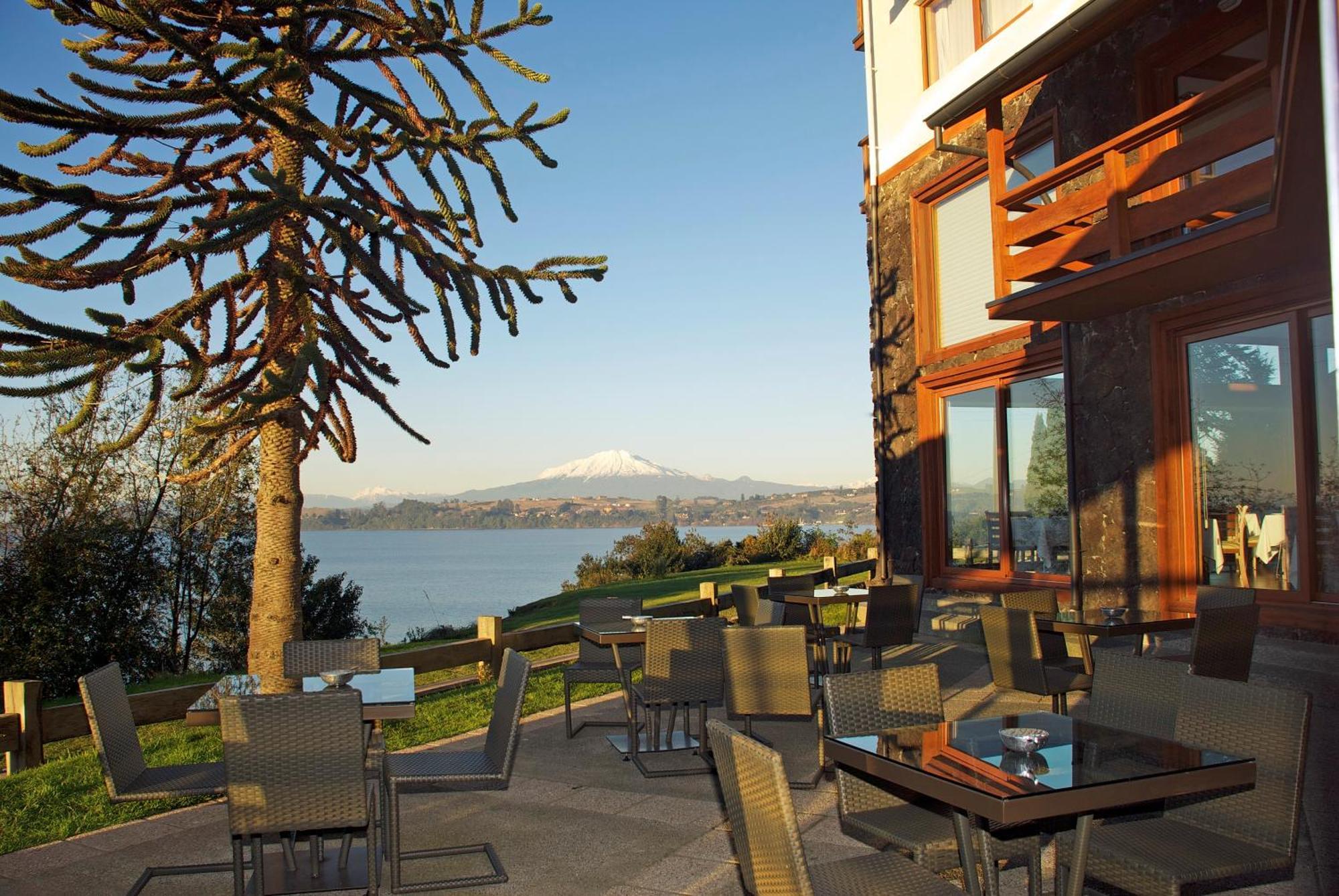 Wyndham Puerto Varas Pettra ภายนอก รูปภาพ View of the hotel
