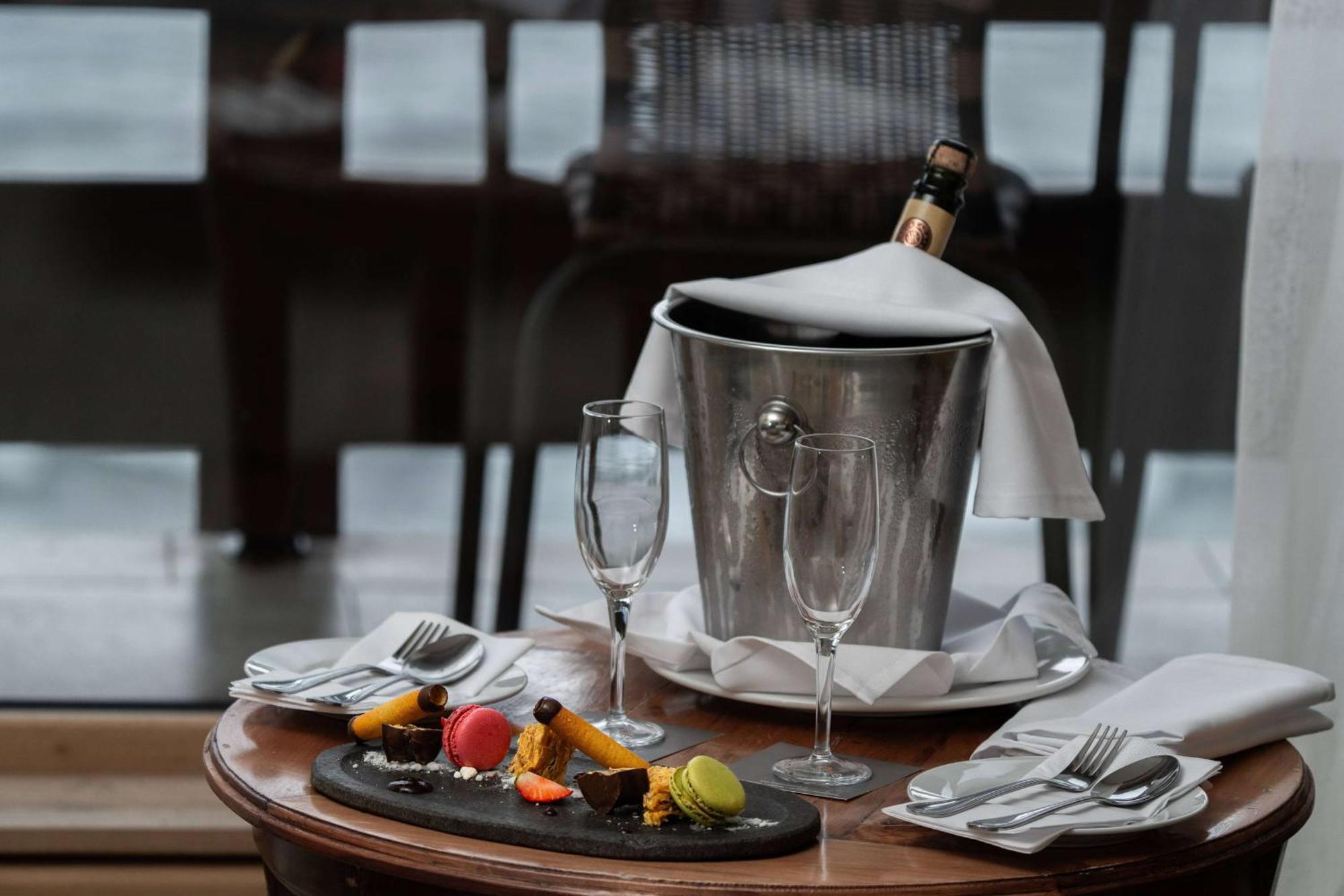 Wyndham Puerto Varas Pettra ภายนอก รูปภาพ Champagne bucket